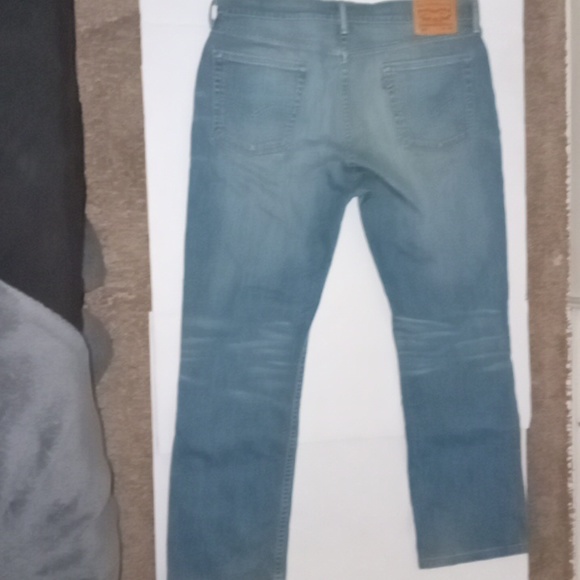 Levi Strauss & Co. 514 Jeans. Mens. Size 36 Waist 30 Length. Blue Denim color. - Picture 9 of 9